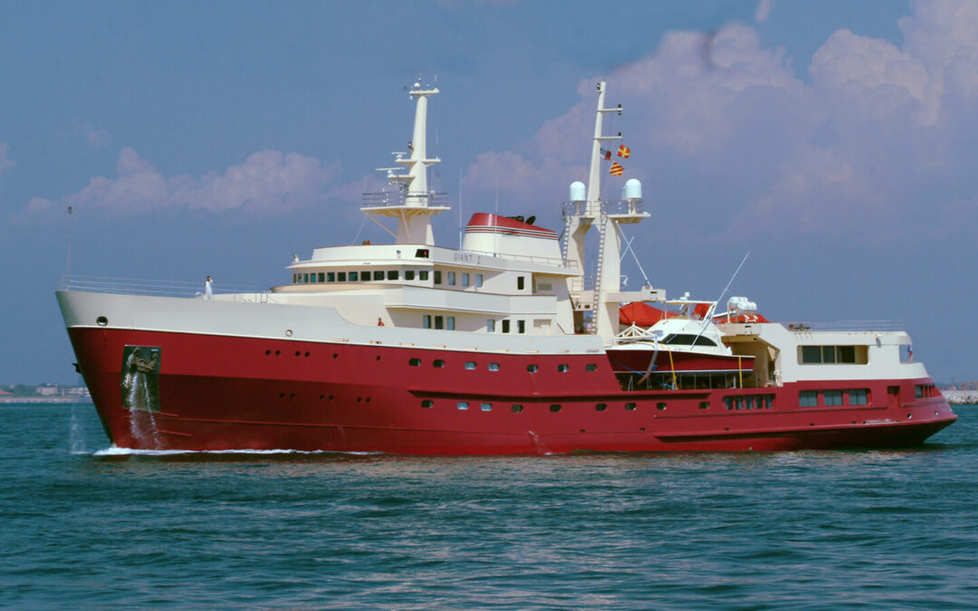 M/Y Giant 245′